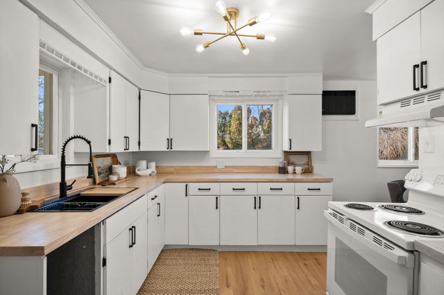 1624 E Bridgeport Ave, Spokane, WA 99207