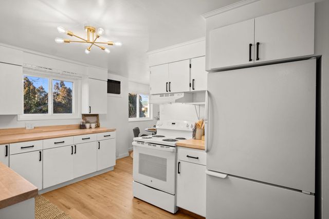 1624 E Bridgeport Ave, Spokane, WA 99207