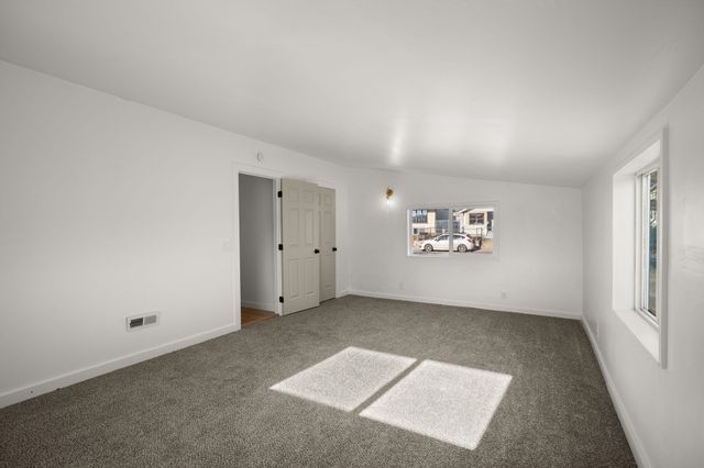 1624 E Bridgeport Ave, Spokane, WA 99207