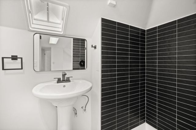 1624 E Bridgeport Ave, Spokane, WA 99207