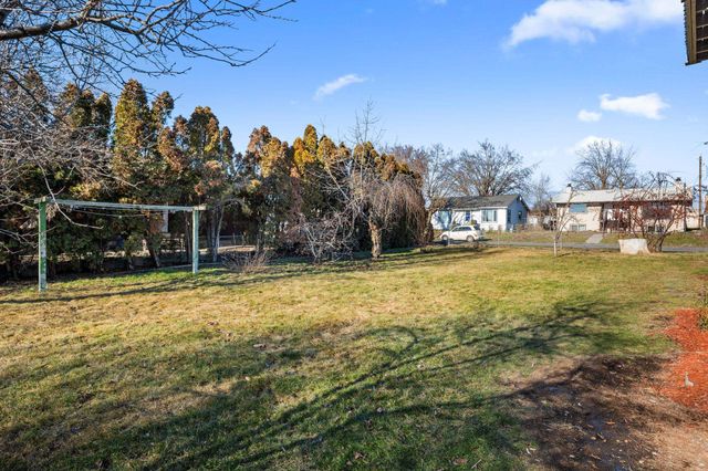 1624 E Bridgeport Ave, Spokane, WA 99207