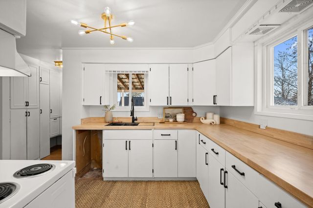 1624 E Bridgeport Ave, Spokane, WA 99207