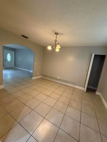 1605 N 42ND Street, Fort Pierce, FL 34947