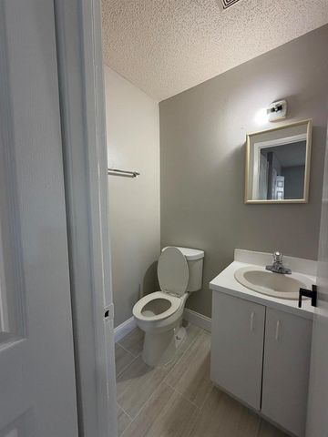 1605 N 42ND Street, Fort Pierce, FL 34947