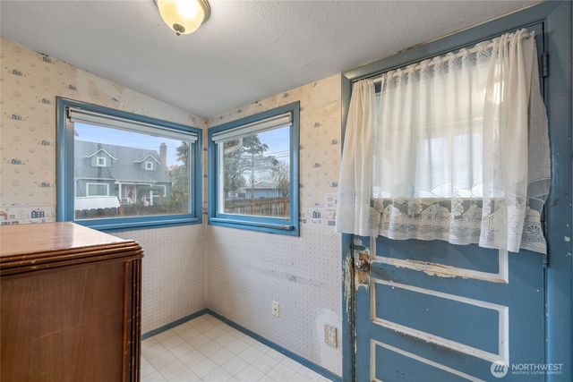 502 S 55th Street, Tacoma, WA 98408