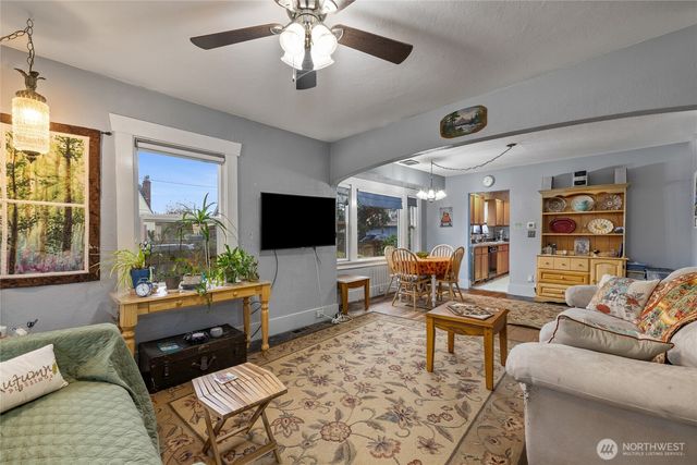 502 S 55th Street, Tacoma, WA 98408