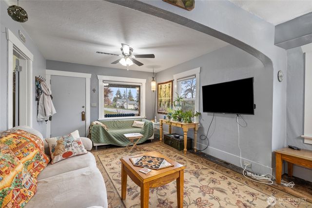 502 S 55th Street, Tacoma, WA 98408