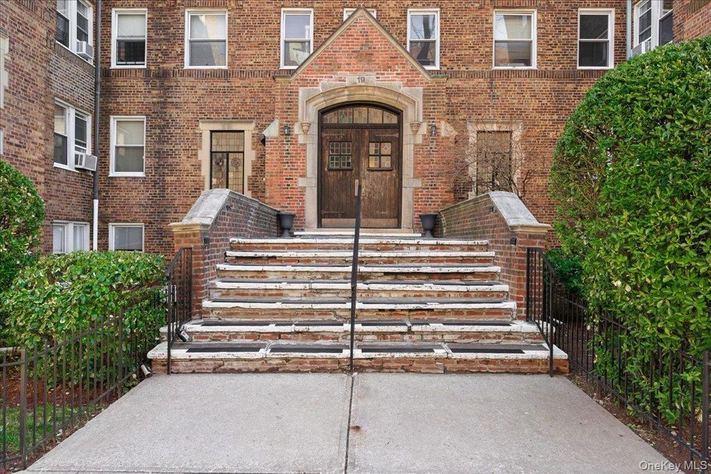 19 William Street 3G, Mount Vernon, NY 10552