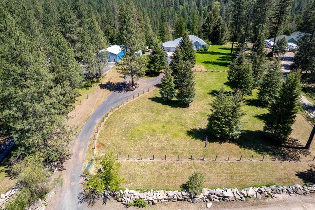 32410 N Ridge Rd, Chattaroy, WA 99003
