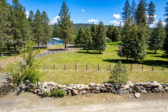 32410 N Ridge Rd, Chattaroy, WA 99003