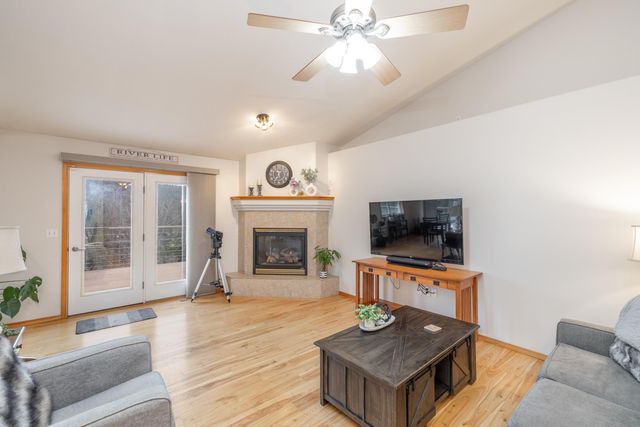 32410 N Ridge Rd, Chattaroy, WA 99003