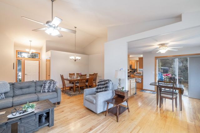 32410 N Ridge Rd, Chattaroy, WA 99003