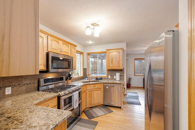 32410 N Ridge Rd, Chattaroy, WA 99003