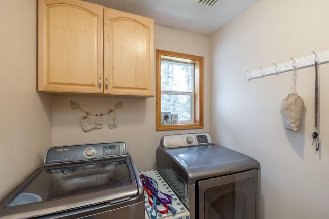 32410 N Ridge Rd, Chattaroy, WA 99003