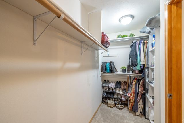 32410 N Ridge Rd, Chattaroy, WA 99003