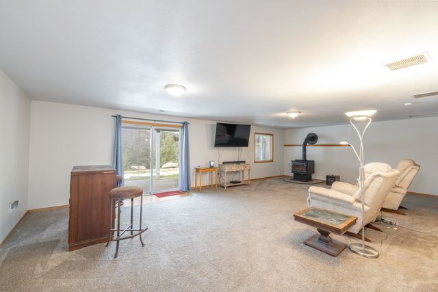 32410 N Ridge Rd, Chattaroy, WA 99003
