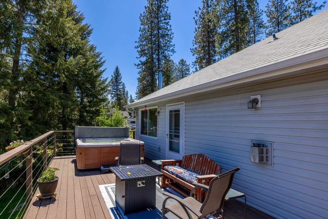 32410 N Ridge Rd, Chattaroy, WA 99003
