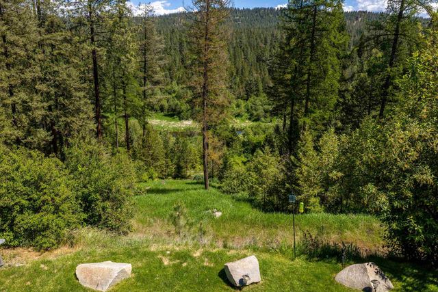 32410 N Ridge Rd, Chattaroy, WA 99003