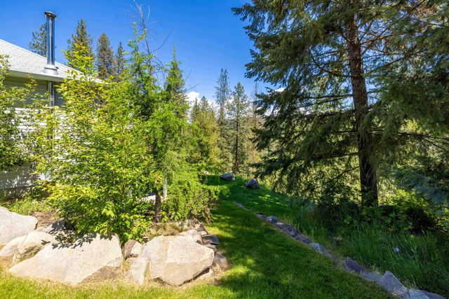 32410 N Ridge Rd, Chattaroy, WA 99003