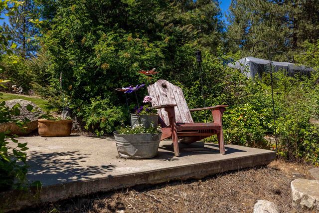 32410 N Ridge Rd, Chattaroy, WA 99003