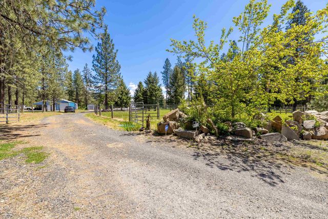 32410 N Ridge Rd, Chattaroy, WA 99003