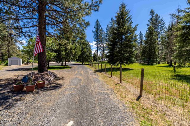 32410 N Ridge Rd, Chattaroy, WA 99003