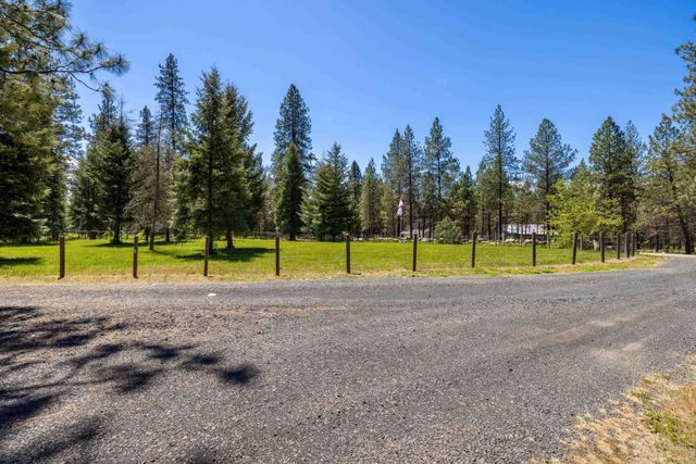 32410 N Ridge Rd, Chattaroy, WA 99003