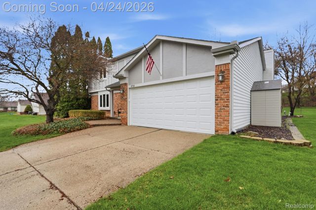 8750 Williamsport Drive, White Lake Charter Township, MI 48386