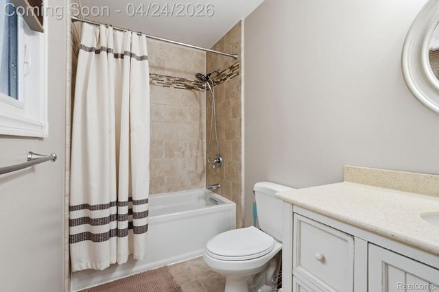 8750 Williamsport Drive, White Lake Charter Township, MI 48386