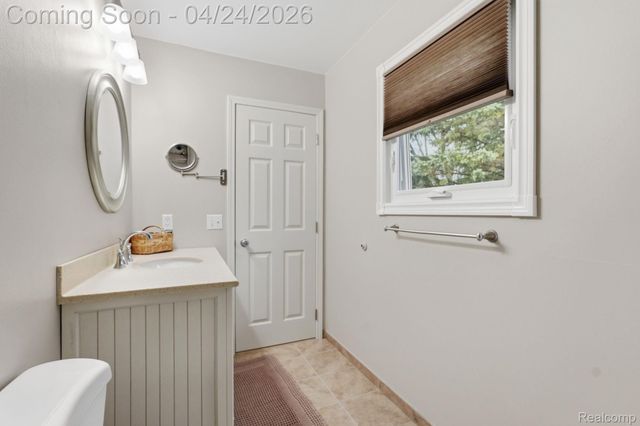8750 Williamsport Drive, White Lake Charter Township, MI 48386