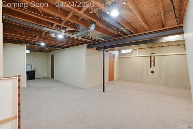 8750 Williamsport Drive, White Lake Charter Township, MI 48386