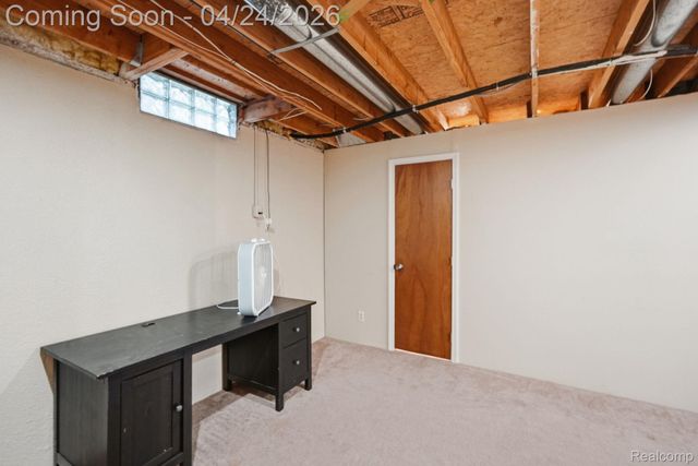 8750 Williamsport Drive, White Lake Charter Township, MI 48386