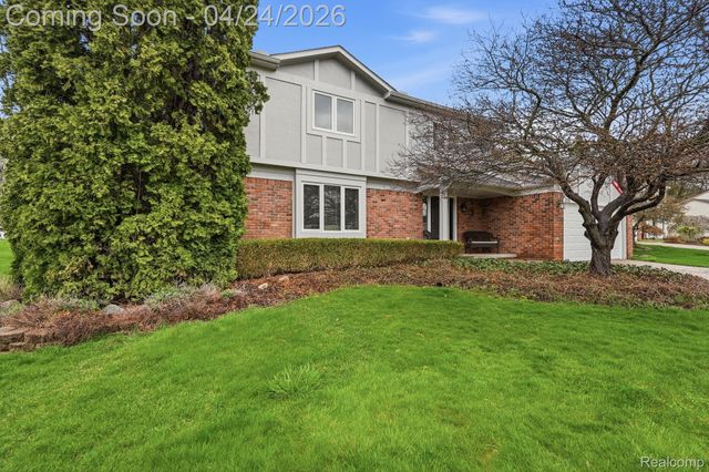8750 Williamsport Drive, White Lake Charter Township, MI 48386