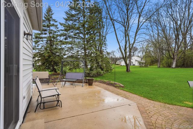 8750 Williamsport Drive, White Lake Charter Township, MI 48386