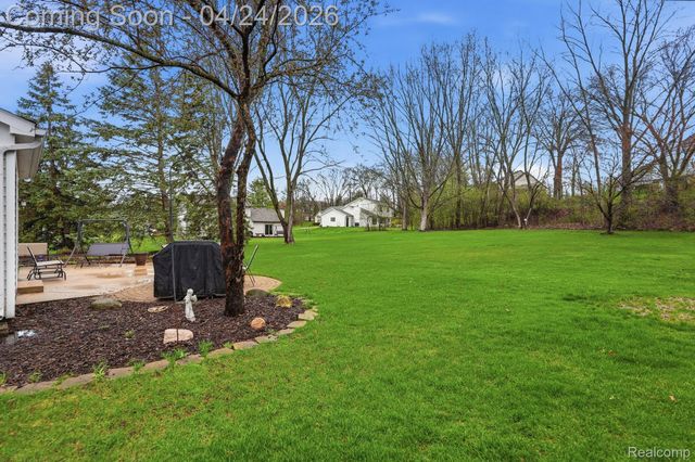 8750 Williamsport Drive, White Lake Charter Township, MI 48386