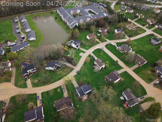 8750 Williamsport Drive, White Lake Charter Township, MI 48386