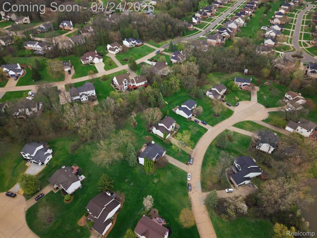 8750 Williamsport Drive, White Lake Charter Township, MI 48386