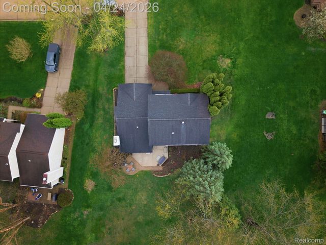 8750 Williamsport Drive, White Lake Charter Township, MI 48386