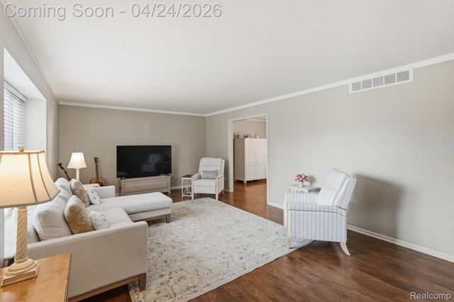 8750 Williamsport Drive, White Lake Charter Township, MI 48386