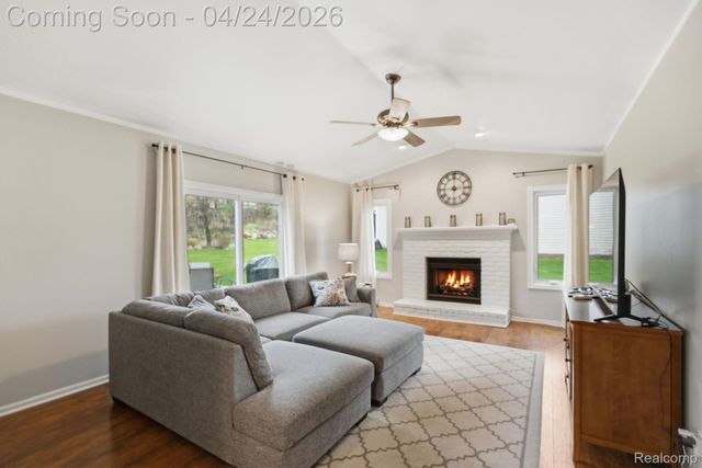 8750 Williamsport Drive, White Lake Charter Township, MI 48386