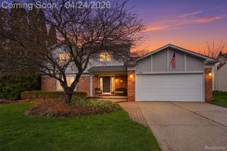 8750 Williamsport Drive, White Lake Charter Township, MI 48386
