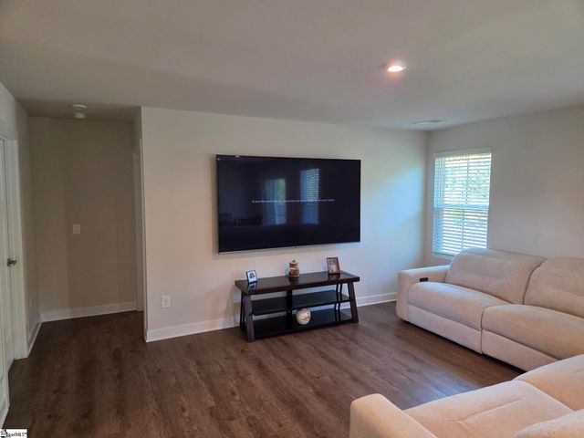 705 John Anderson Drive, Reidville, SC 29388