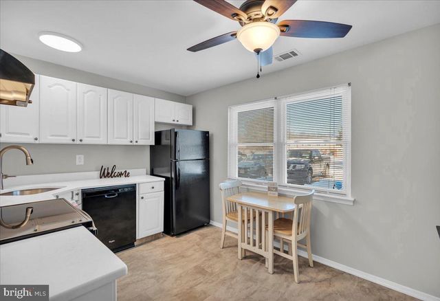 915 SILVER CT, Hamilton, NJ 08690