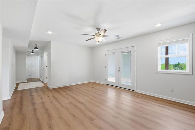 5600 N 115th Street, Kansas City, KS 66109
