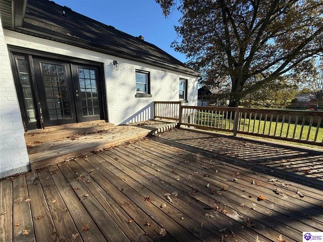 818 Otter Creek Road, Vine Grove, KY 40175