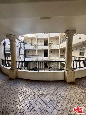 122 N Clark Drive 206, Los Angeles, CA 90048