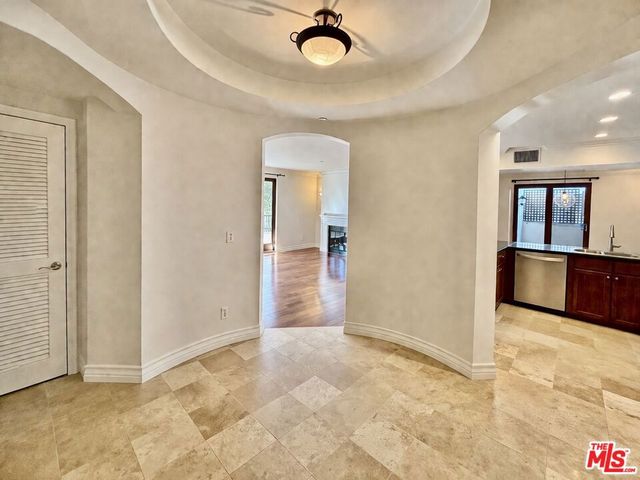 122 N Clark Drive 206, Los Angeles, CA 90048