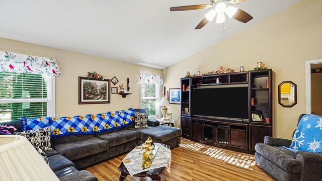 132 Stapleton Way, Georgetown, KY 40324