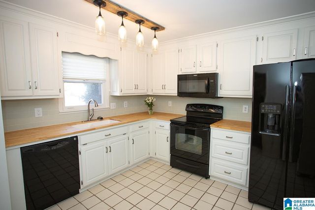 3432 WISTERWOOD LANE, Birmingham, AL 35216