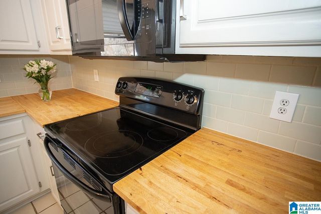 3432 WISTERWOOD LANE, Birmingham, AL 35216